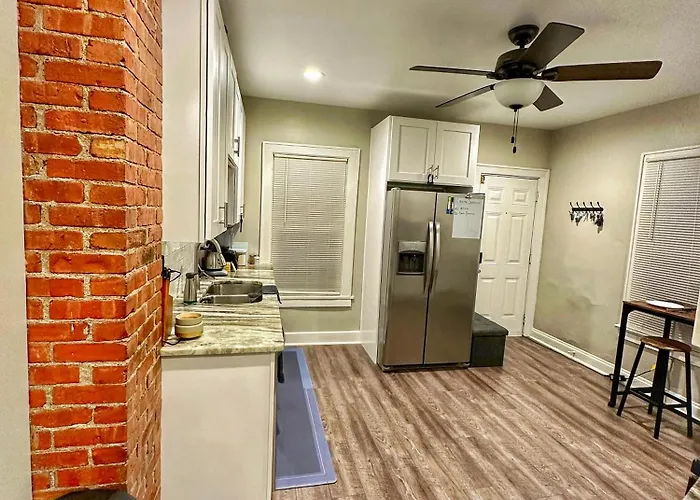 Modern Luxe 3br 1ba With Bar 7 Сasa de vacaciones Columbus