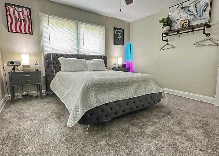 Modern Luxe 3br 1ba With Bar 7 * Columbus