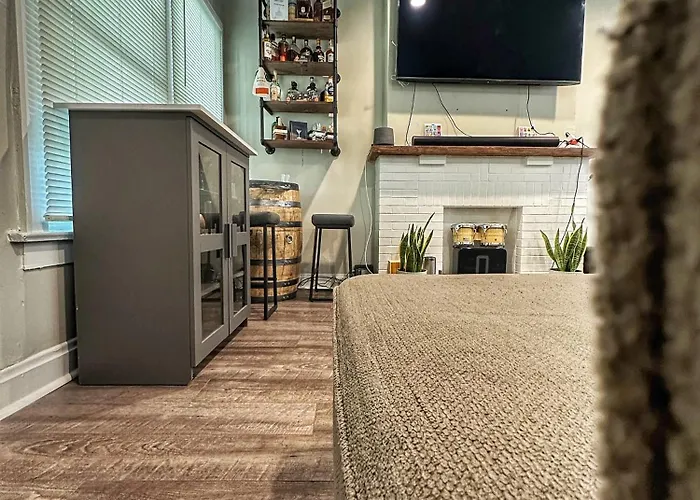 Modern Luxe 3br 1ba With Bar 7 * Columbus
